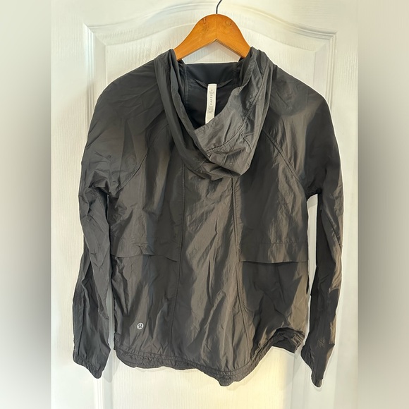 Women's Lululemon Light Jacket - Picture 2 of 5